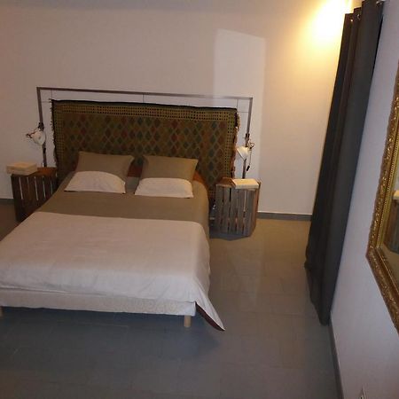 Le Planet 52 Apartment LʼIsle-sur-la-Sorgue Exterior foto